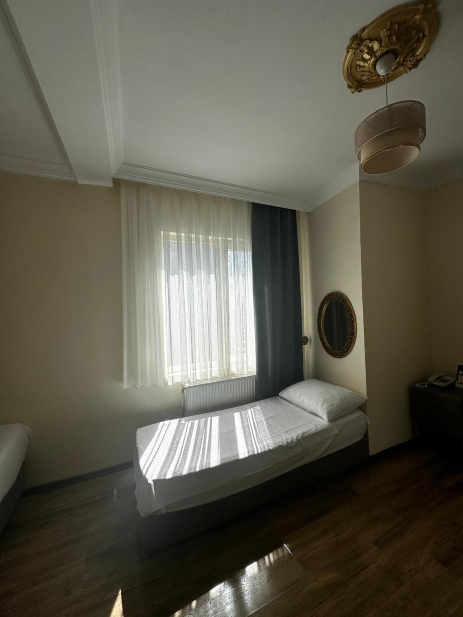 Taksim Green Star Hotel Istanbul Bagian luar foto